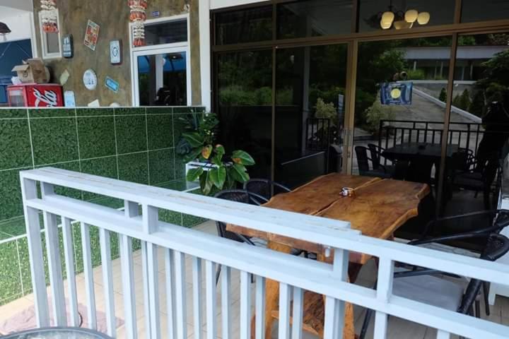 Baan Aomsub Hotel Koh Samet Екстериор снимка